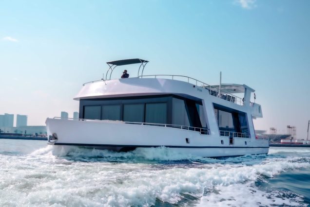 Bella Vita 100 FT Yacht