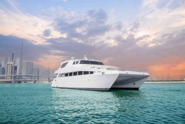 Dream 100 FT Yacht